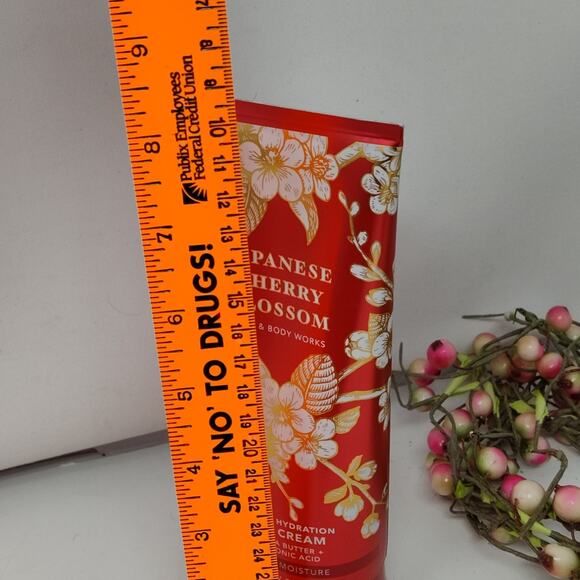 BATH AND BODY WORKS JAPANESE CHERRY BLOSSOM Ultimate Body Cream 8 oz NEW - Picture 5 of 9